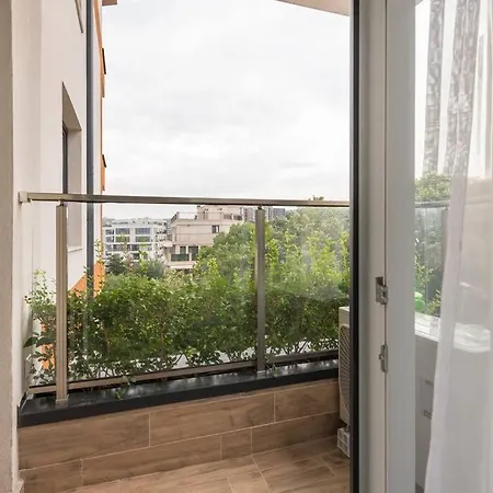 Garden View Apartment